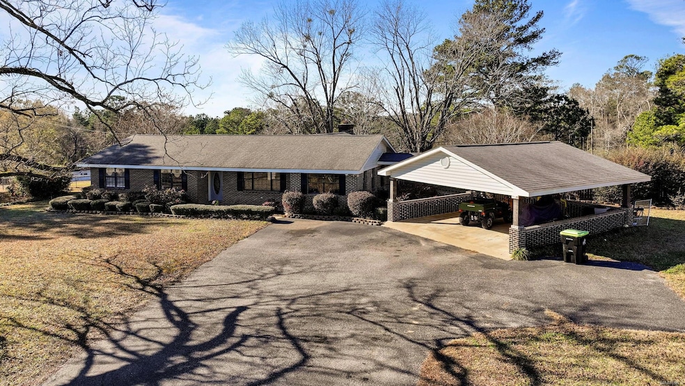 3303 Gammils Store Rd, Tallassee, AL 36078 MLS 549970