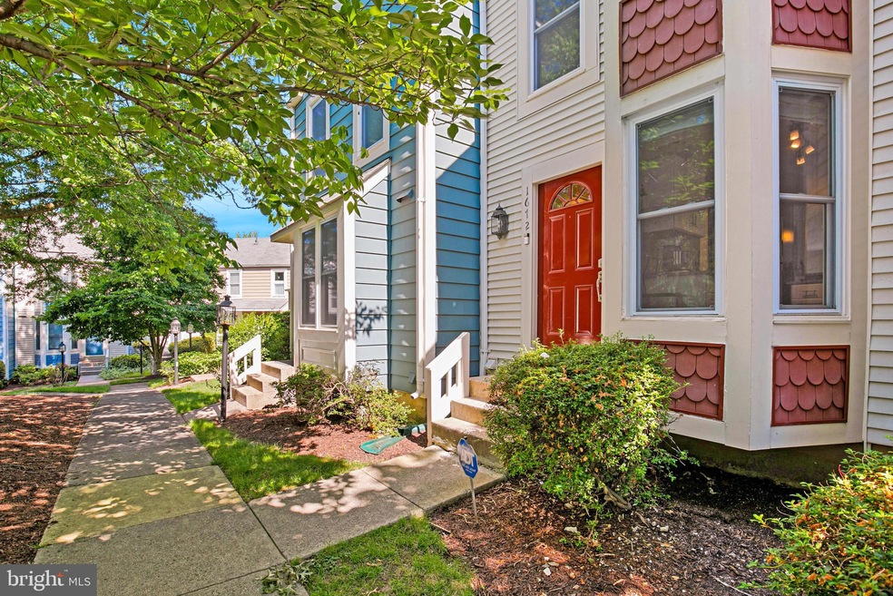 1672 Oaktree Ct, Reston, VA 20194 - photo 1