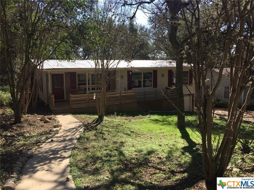 138 E Hillcrest Dr, San Marcos, TX 78666 - photo 1