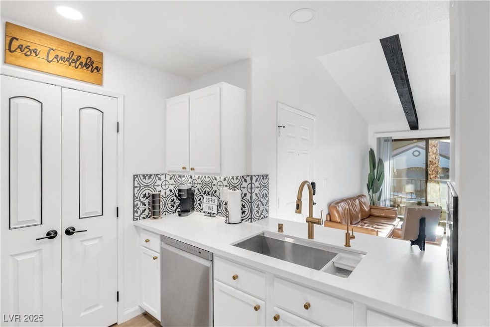 950 Seven Hills Dr unit 2825, Henderson, NV 89052 - photo 1