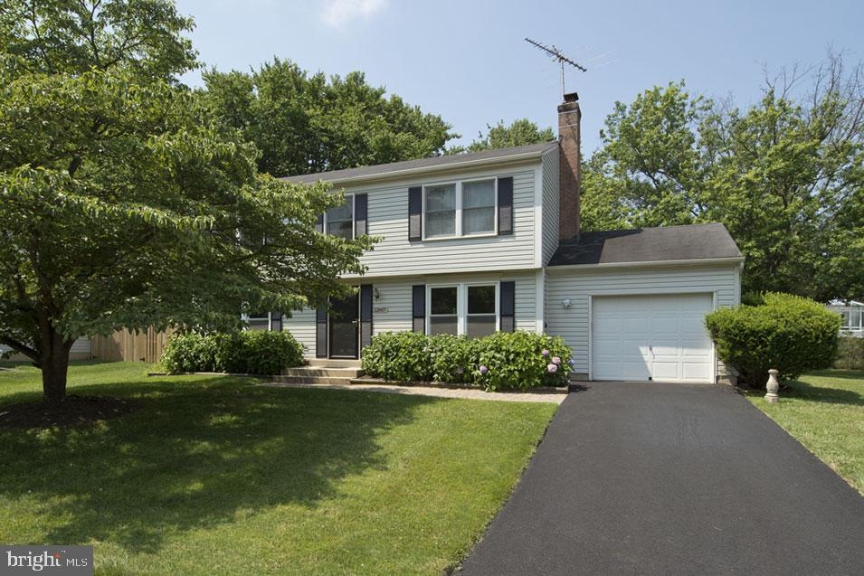 12607 Etruscan Dr, Herndon, VA 20171 - photo 1