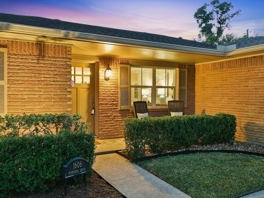 1606 Tannehill Dr, Houston, TX 77008 - photo 1