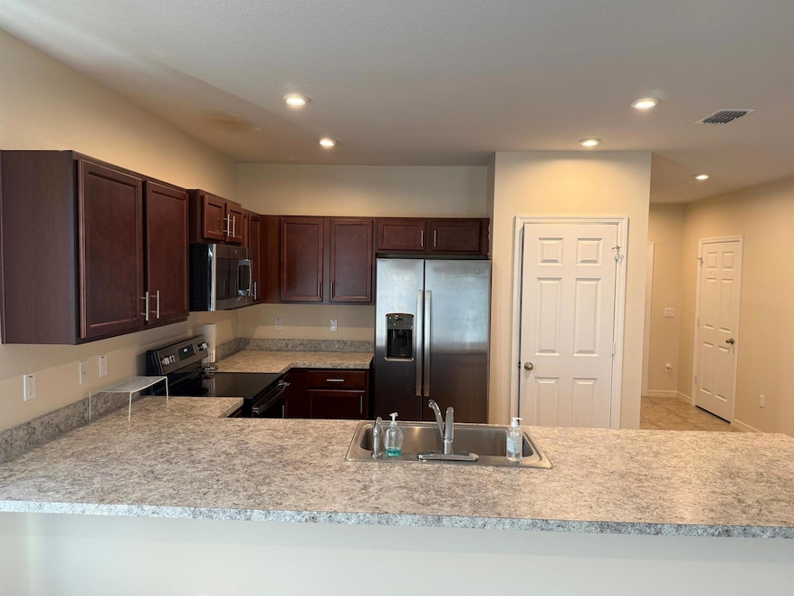 3334 Franklin Square Ln unit 104, Fort Pierce, FL 34982 - photo 1