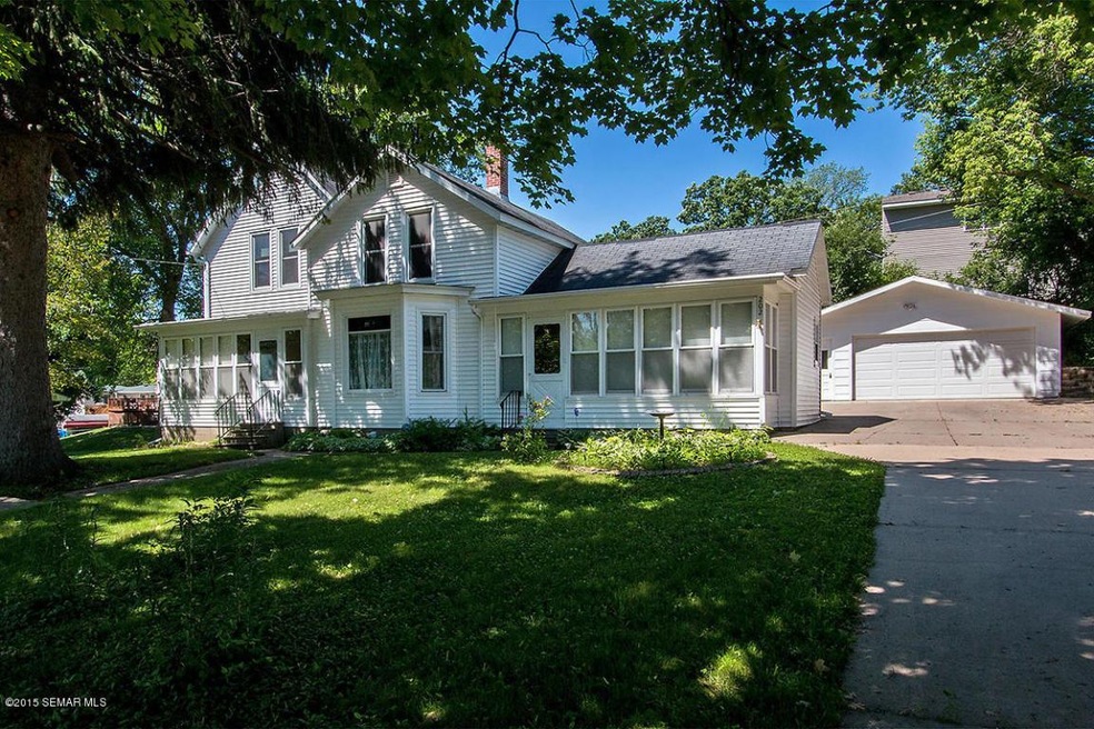 202 4th Ave SW