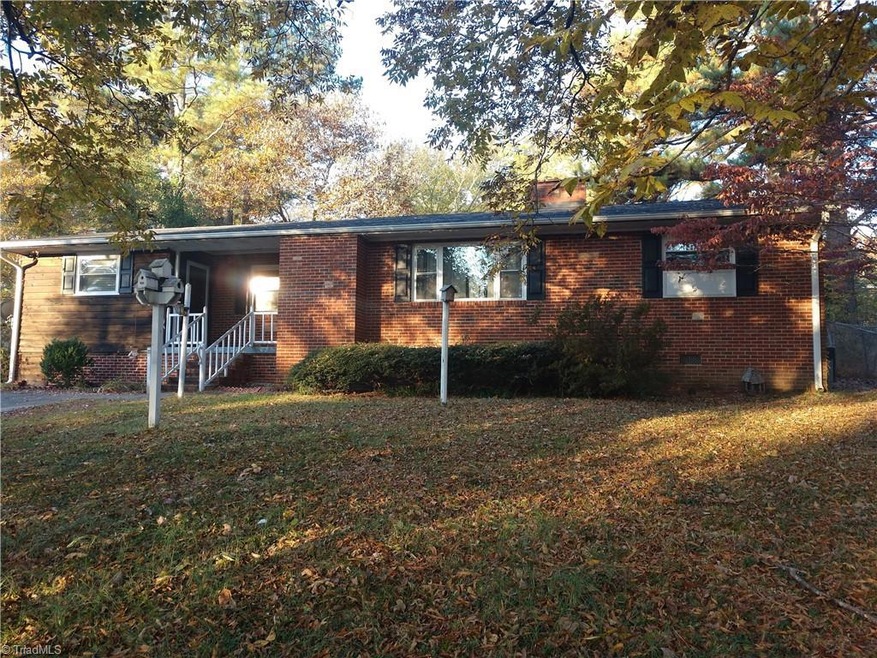 1700 Arrow Wood Rd, Asheboro, NC 27205 - photo 1