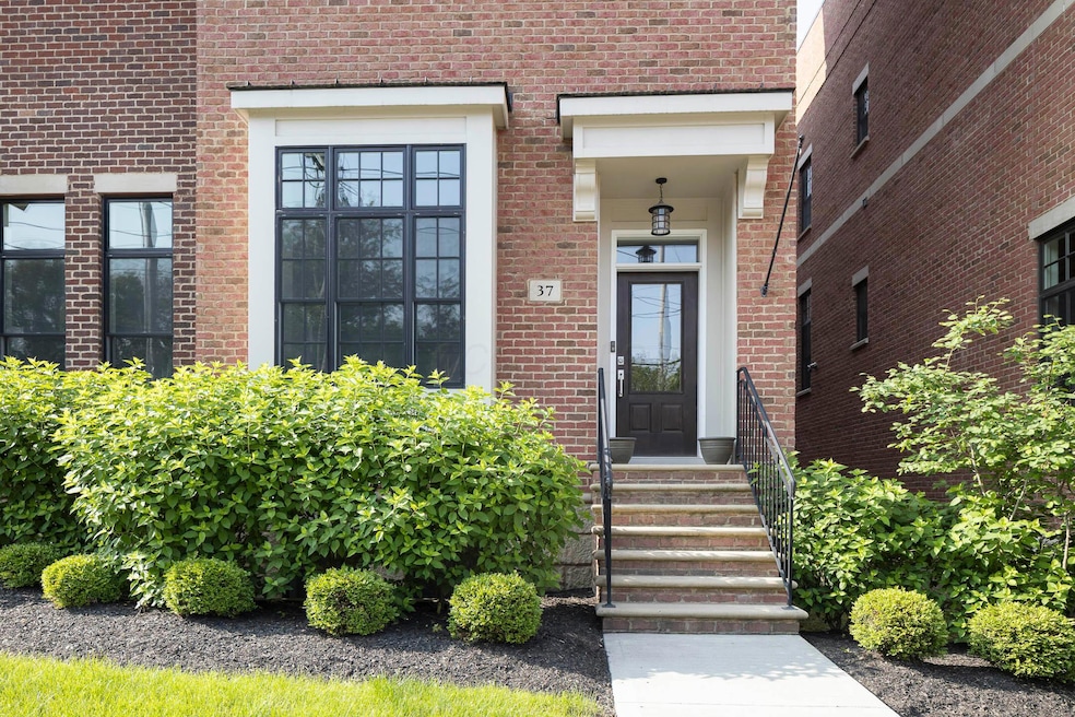 37 W Whittier St - Exterior-03