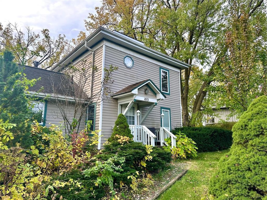 103 S 8th Ave E, Newton, IA 50208 - photo 1