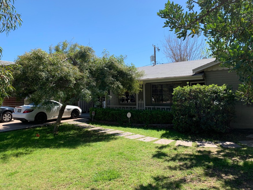 5TH St Front Yard