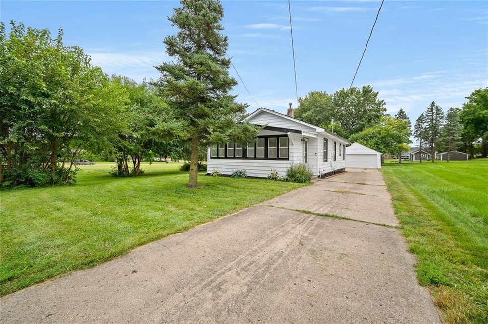 3269 E Douglas Ave, Des Moines, IA 50317 - photo 1