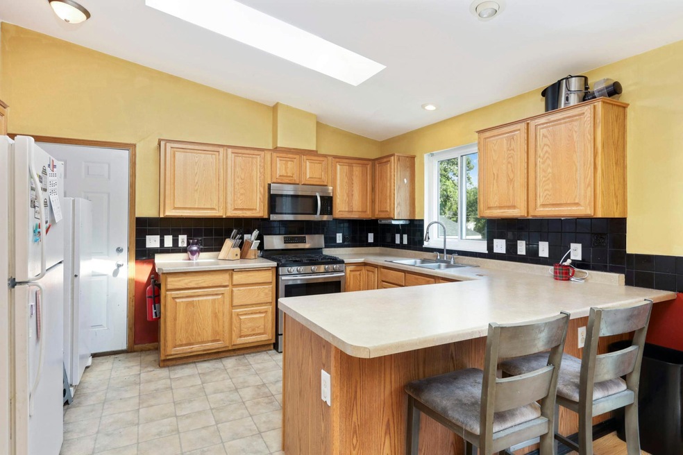 Huge kitchen with newer appliances