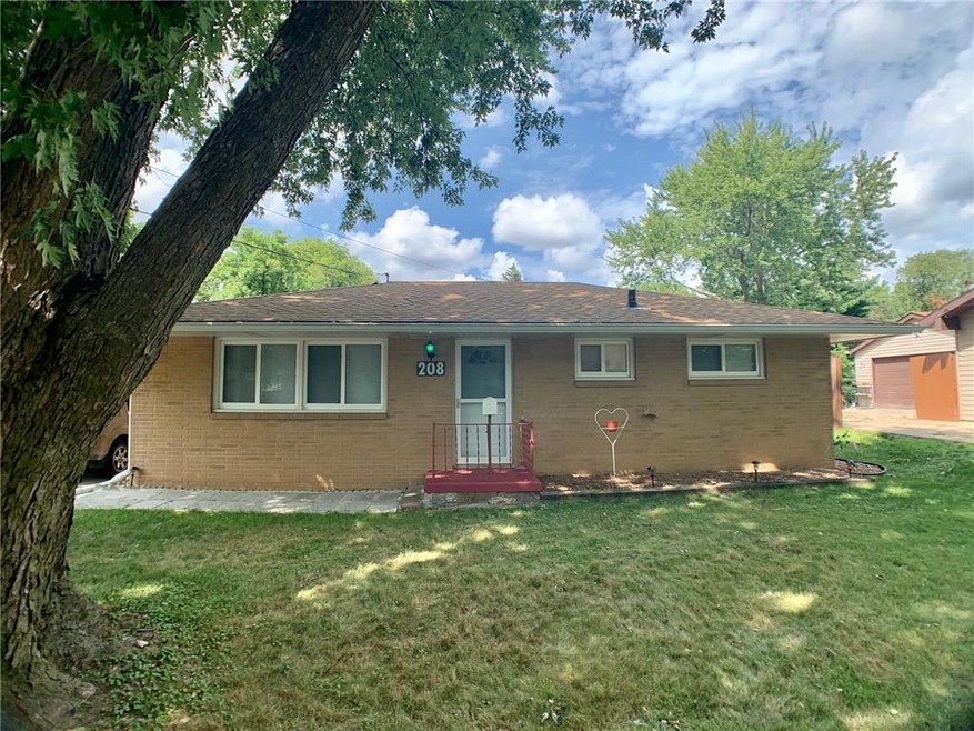 208 Parmer Dr, Des Moines, IA 50315 - photo 1