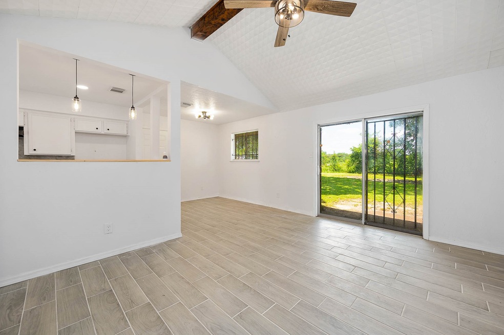 10546 Pleasanton Dr, Houston, TX 77038 - photo 1