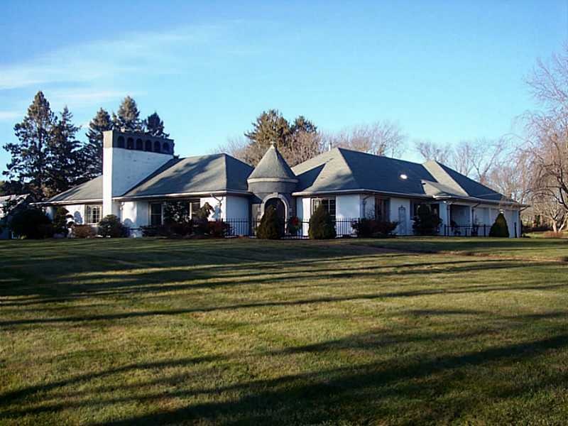 121 Briarcliff Ave, Warwick, RI 02889 - photo 1