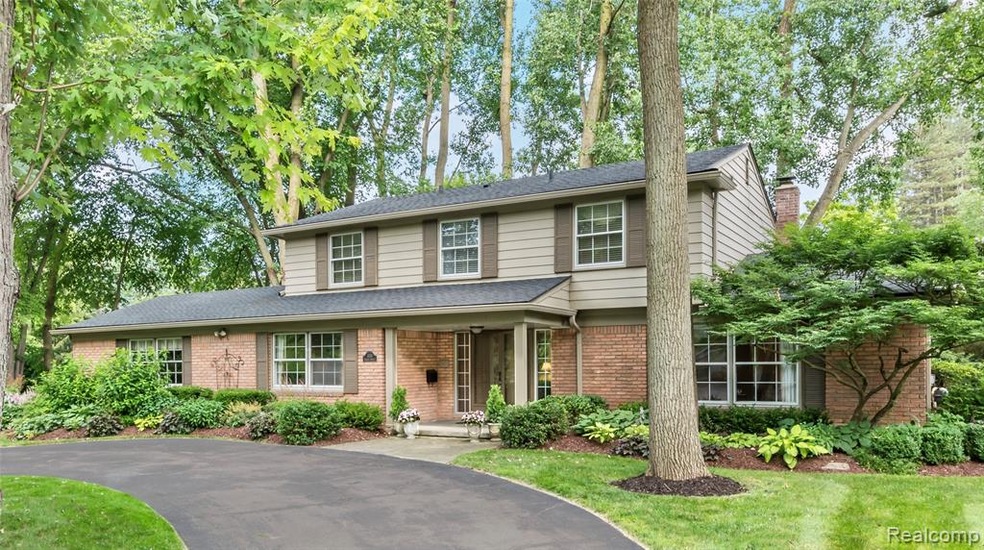 Highly Desirable Quarton Lake Estate