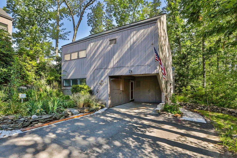 16 Coburn Woods, Nashua, NH 03063 - photo 1