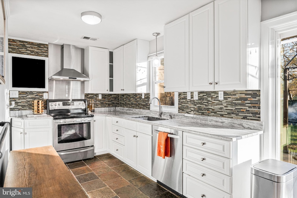 19917 Sheridan Ave, Hagerstown, MD 21742 - photo 1