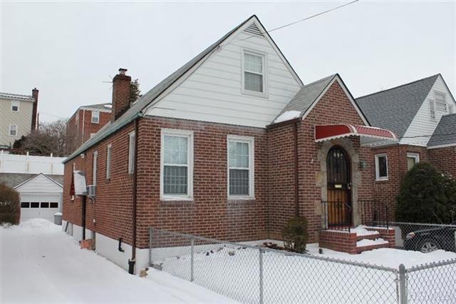 97 Woodlawn Ave, Yonkers, NY 10704 - photo 1