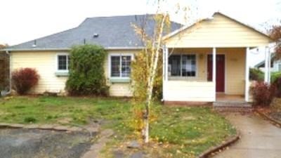 1418 Hilton Rd, Medford, OR 97504 - photo 1