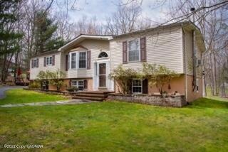 109 Robin Ln, Dingmans Ferry, PA 18328 - photo 1