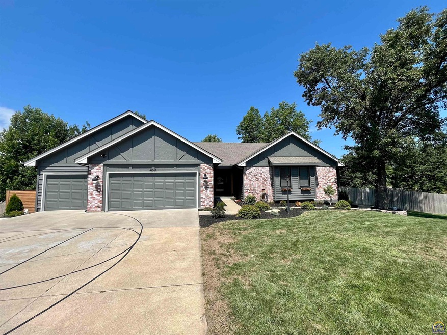 6048 SW 37th St, Topeka, KS 66614 - photo 1