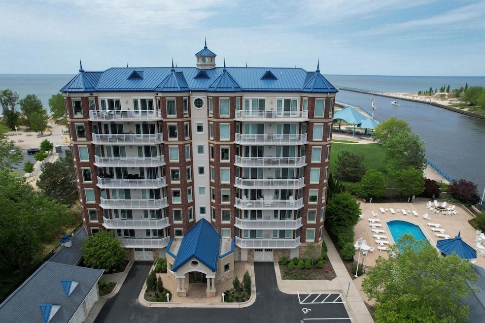 200 Lake St unit 3B, Saint Joseph, MI 49085 - photo 1