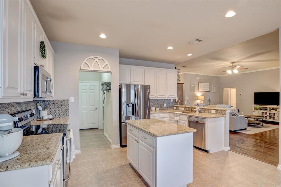 2405 Timber Cove Dr, Weatherford, TX 76087 - photo 1