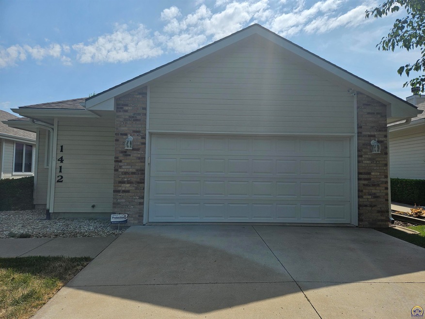 1412 SW Woodhull Ct, Topeka, KS 66604 - photo 1
