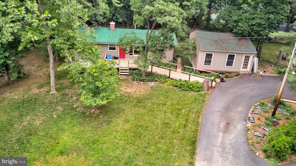 207 Cunning Fox Rd, Harpers Ferry, WV 25425 - photo 1