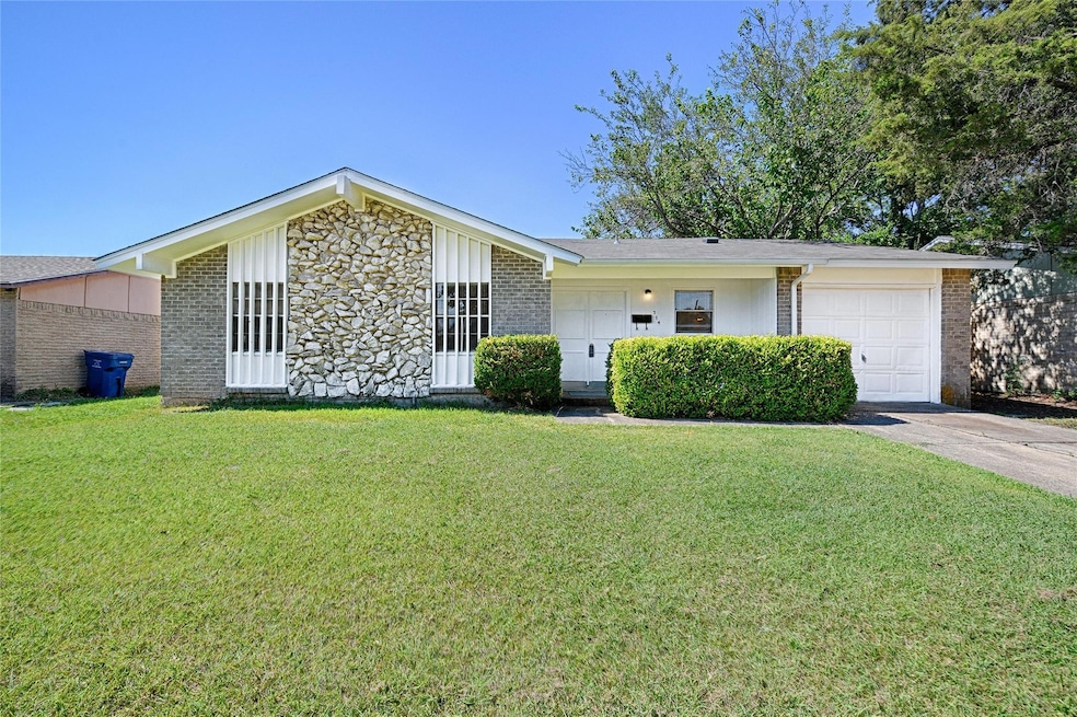 Welcome to 714 Shorecrest Drive in Garland. This s