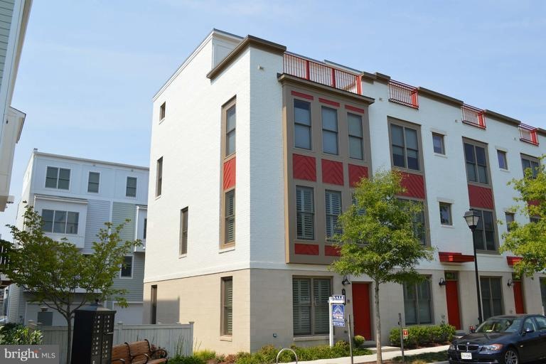 808 Snowden Hallowell Way, Alexandria, VA 22314 - photo 1