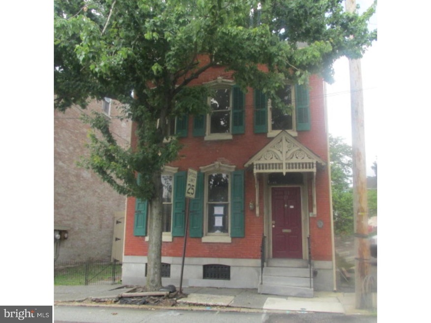 71 N Charlotte St, Pottstown, PA 19464 - photo 1