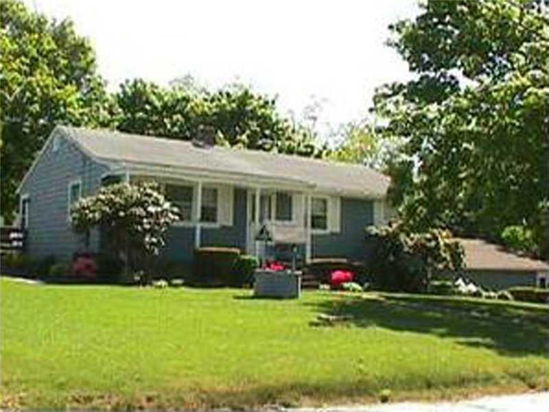 7 Kennedy Ct, Bristol, RI 02809 - photo 1