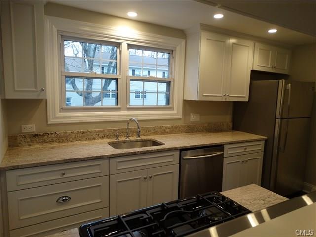 245 Unquowa Rd unit 72, Fairfield, CT 06824 - photo 1