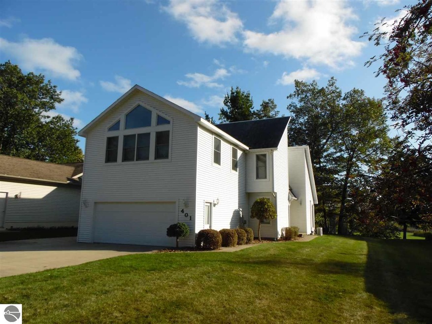 401 W Dwight St, Oscoda, MI 48750 - photo 1