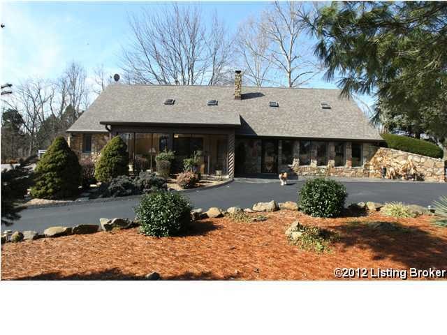 8208 Cooper Chapel Rd, Louisville, KY 40229 - photo 1