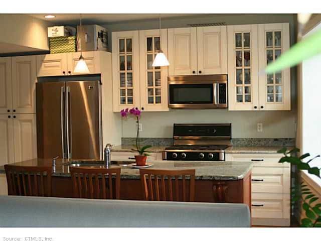 627 Chapel St unit 2B, New Haven, CT 06511 - photo 1