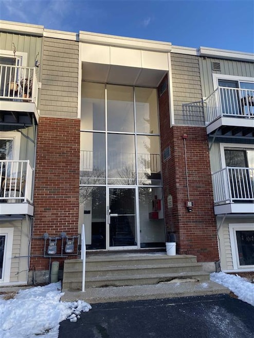 44C Constitution Dr, Londonderry, NH 03053 - photo 1