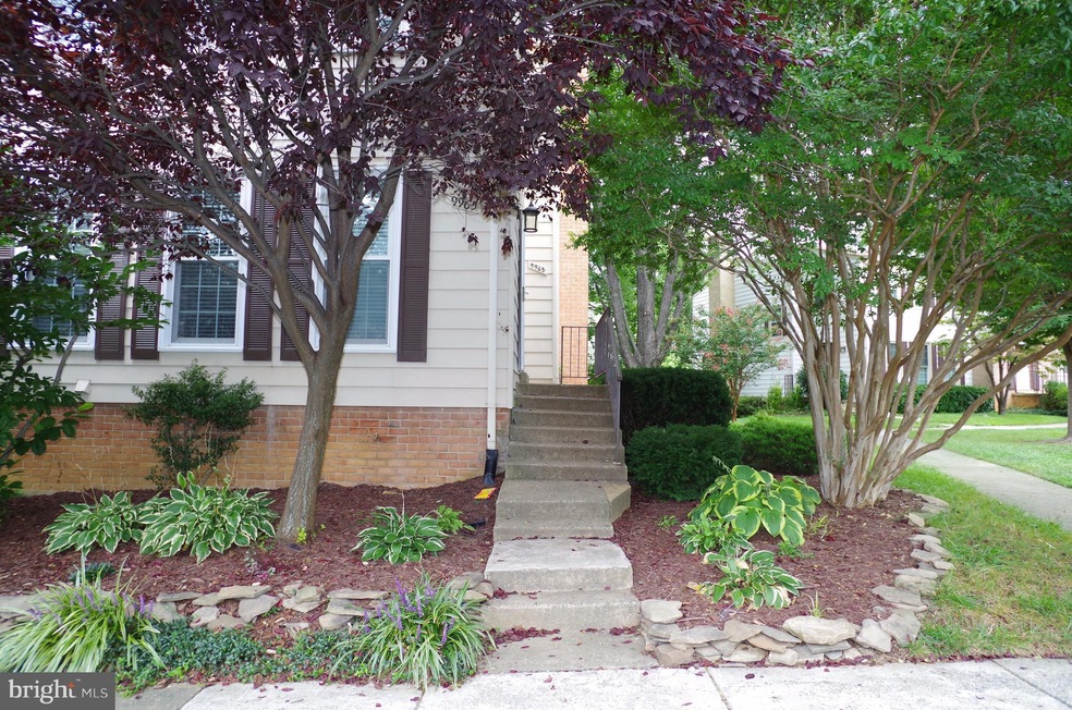 9965 Longford Ct, Vienna, VA 22181 - photo 1