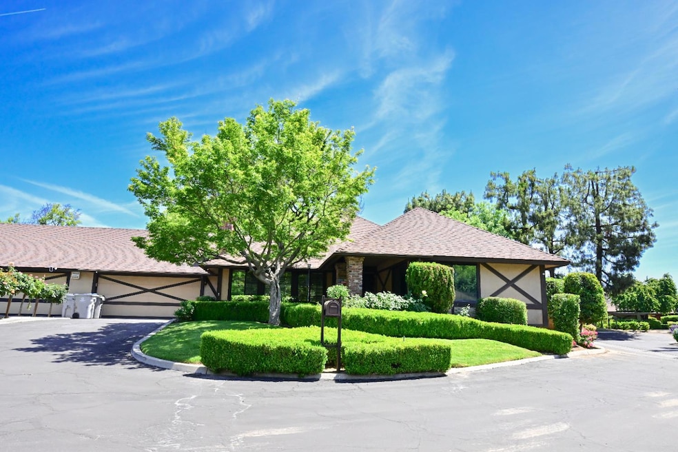 5088 N Forkner Ave, Fresno, CA 93711 - photo 1