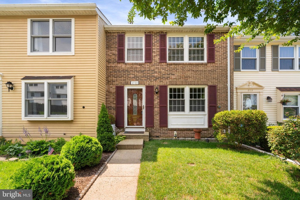 8166 Willowdale Ct, Springfield, VA 22153 - photo 1