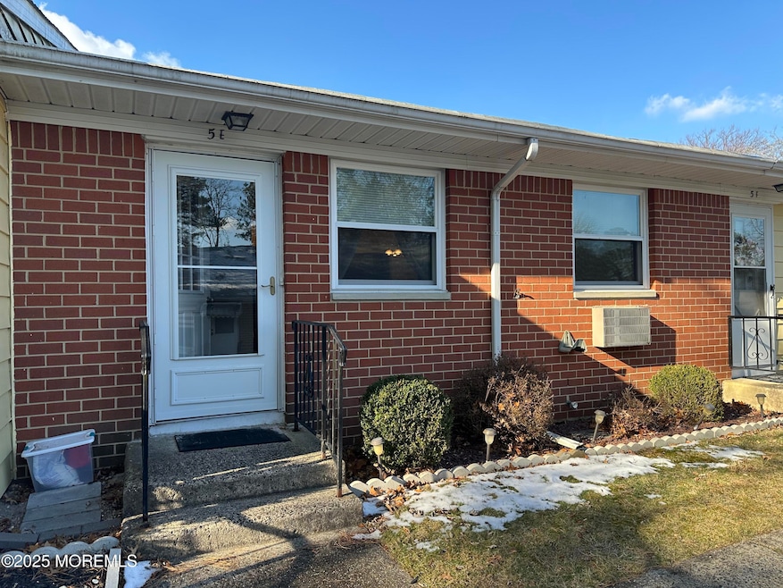 5E Alden Ct exterior