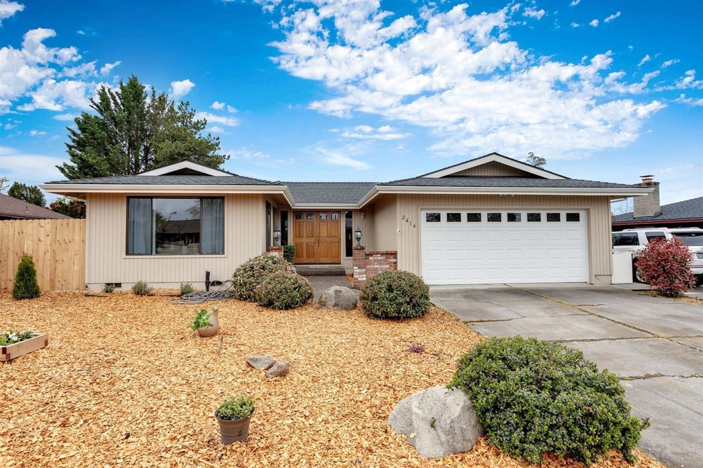 2416 Amaryllis St, Medford, OR 97504 - photo 1