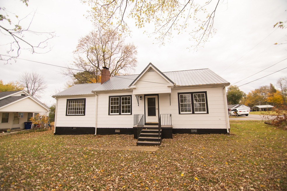 1209 S Cannon Blvd, Shelbyville, TN 37160 - photo 1