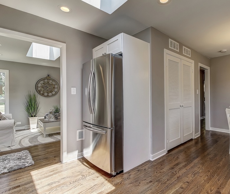 473 N Highview Ave, Elmhurst, IL 60126 - photo 1