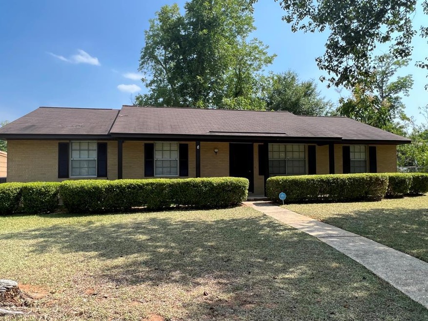 2018 W Waddell Ave, Albany, GA 31707 - photo 1