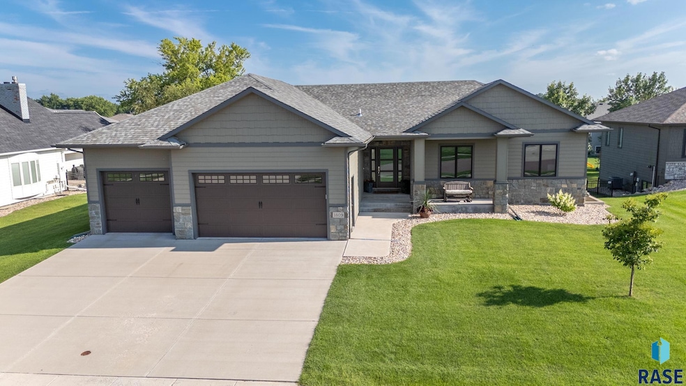 1809 W Gray Gables Cir, Sioux Falls, SD 57108 - photo 1