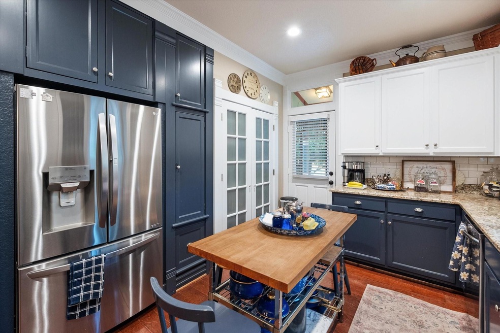 918 S Brazos St, Weatherford, TX 76086 - photo 1