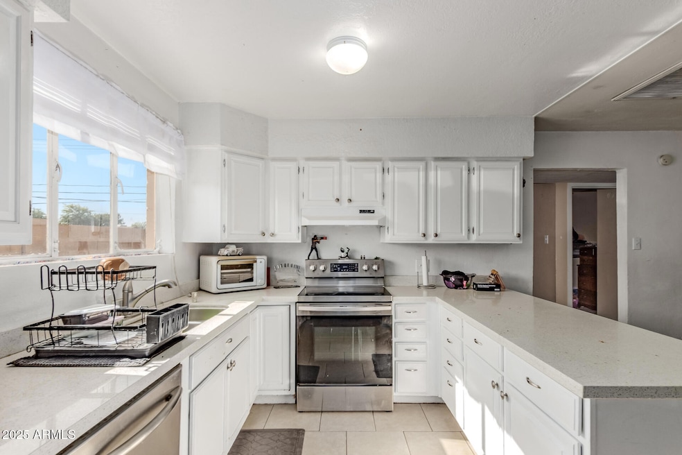 2938 N 50th Dr, Phoenix, AZ 85031 - photo 1