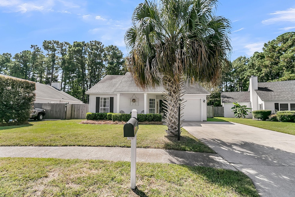 Pending $649,900 • Co-Listing Agent