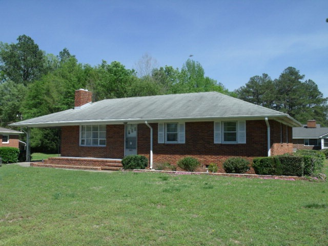 1214 S Caledonia Rd, Laurinburg, NC 28352 - photo 1
